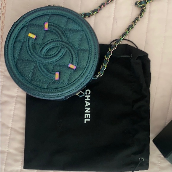 Chanel turquoise iridescent small round bag - Picture 5 of 5